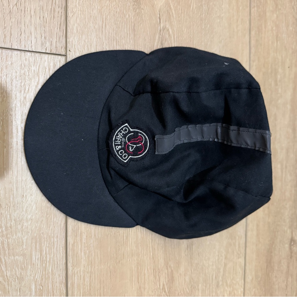 Black Chari & Co Cycling Cap